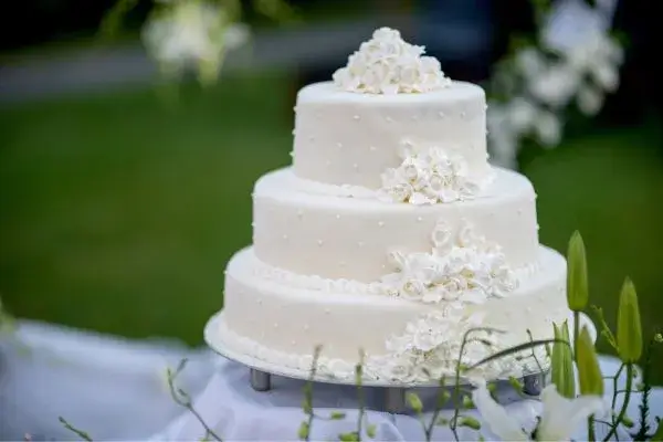 Estilo e Elegância: Escolhendo as Roupas Perfeitas para um Casamento Civil